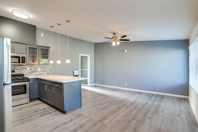 Building Photo - 3530 W Adams Blvd