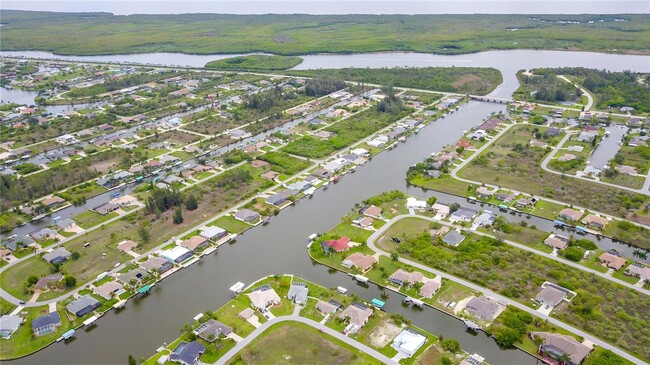 Building Photo - Waterfront home in South Gulf Cove.