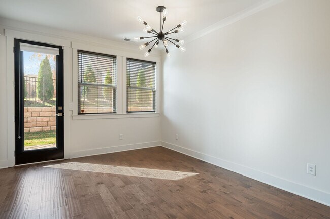 Building Photo - Gated Community - Villages of Stoneybrook