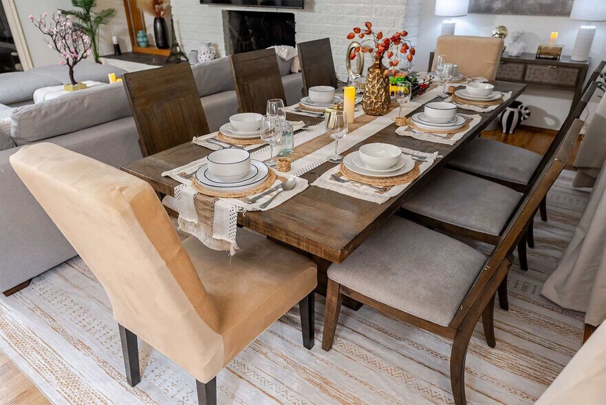 Building Photo - 4989 Randlett Dr