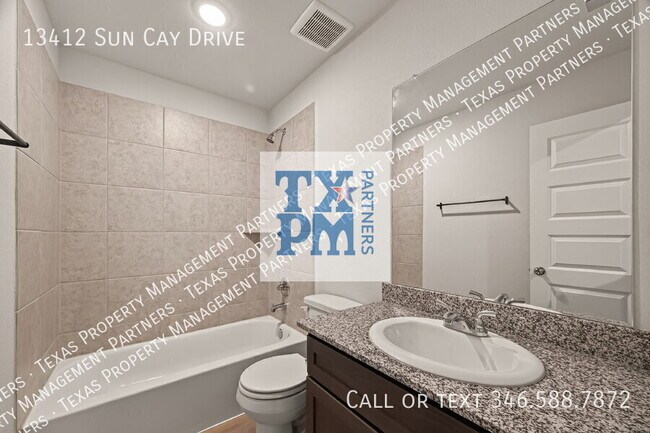 Building Photo - 13412 Sun Cay Drive
