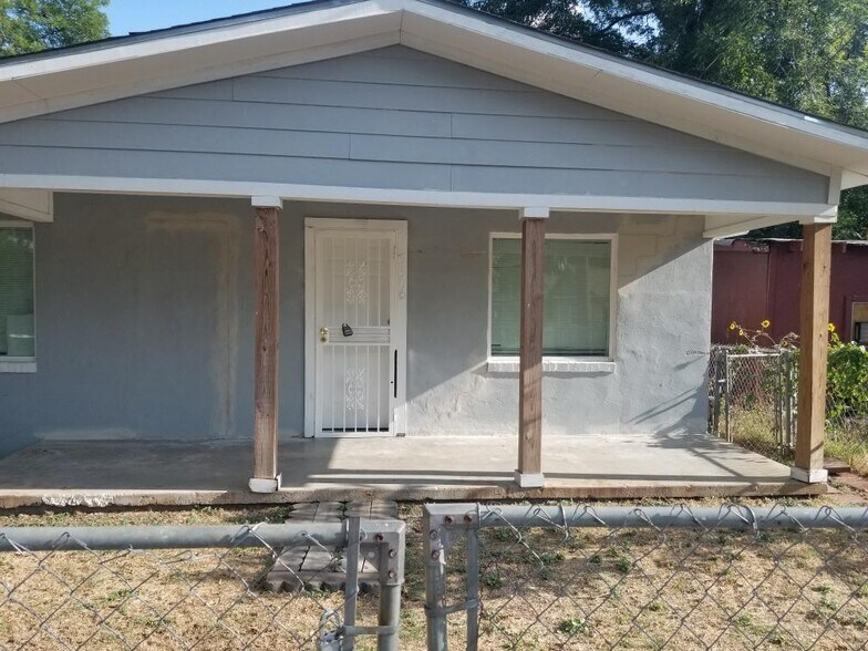 Building Photo - 530 Mercedes St