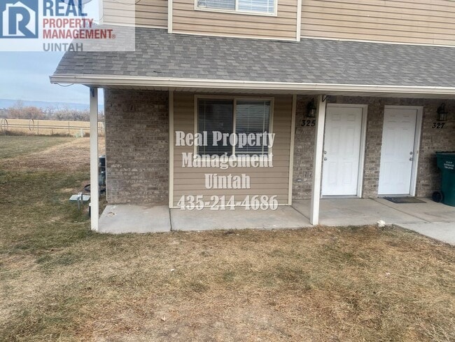 Building Photo - Beautiful Twin Home for Rent!