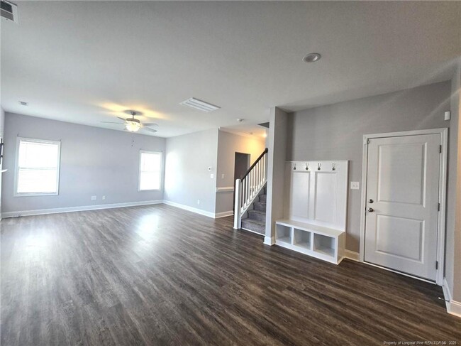 Building Photo - 604 Amusement Dr