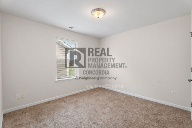 Building Photo - 317 Sportsman Dr