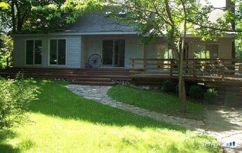 Building Photo - 335 Greens Farms Rd