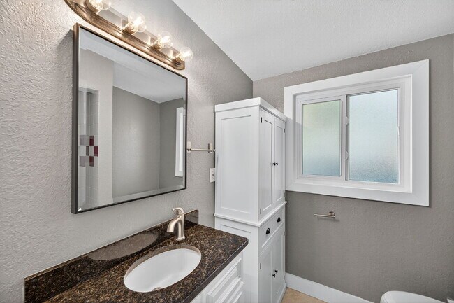 Building Photo - Spacious Gulfport Gem with Large Private Backyard and Plenty of Driveway Space