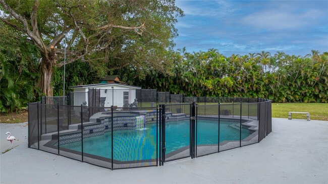Building Photo - 13401 SW 83rd Ave