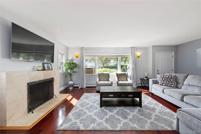 Primary Photo - 355 1st St