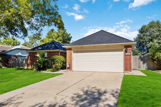 Building Photo - 5418 Roserock Ln