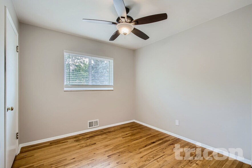 Building Photo - 6397 Brooks Dr