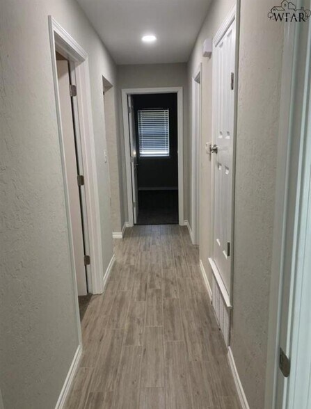 Building Photo - 5813 Briargrove Dr