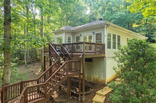 Building Photo - 218 River Dr