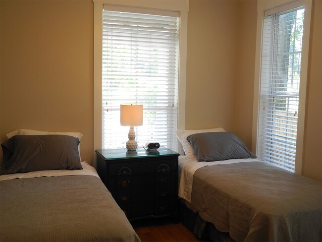 Building Photo - 2805 3rd St