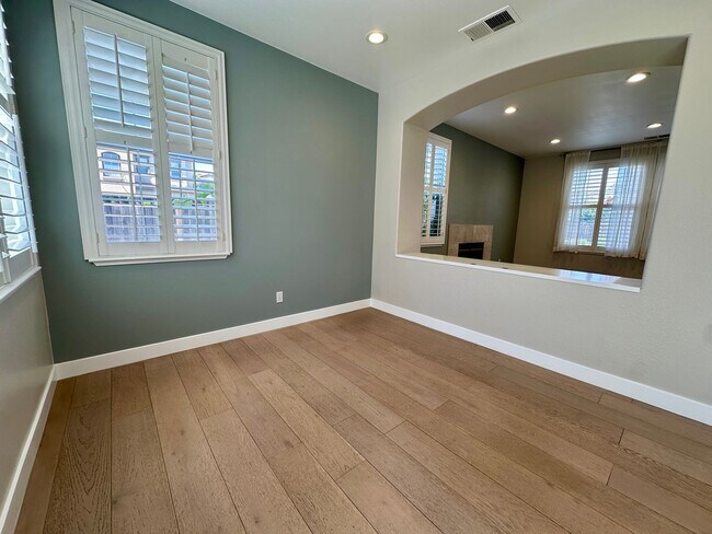 Building Photo - Charming & Fully Updated Home in Desirable Santa Clara