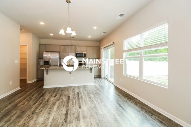 Building Photo - 12153 Old Dulin Farms Way