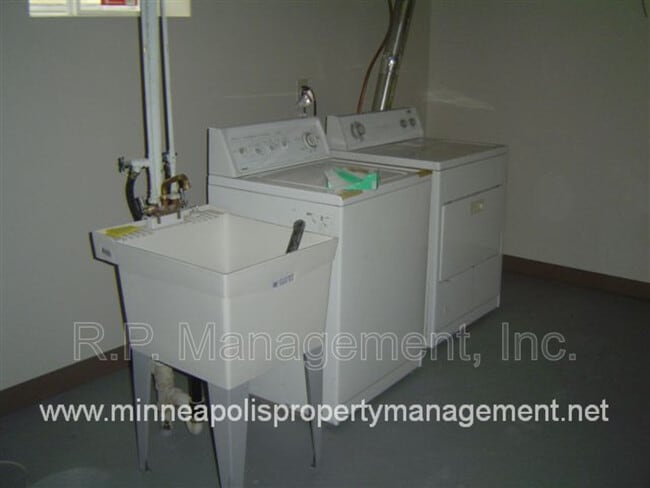 Building Photo - 3415 41st Ave S