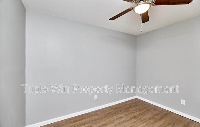 Building Photo - 1661 Rishon Hill Dr