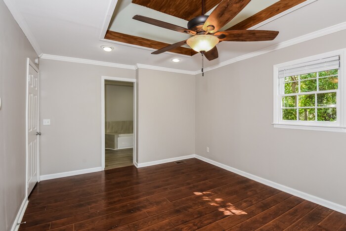 Building Photo - 513 Hemlock Dr