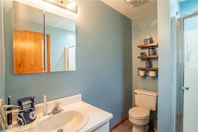 Building Photo - 126 Green Forest Dr
