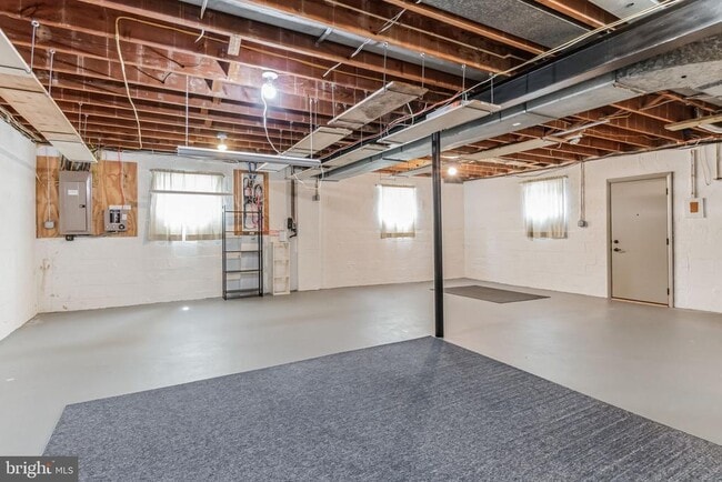 Building Photo - 9902 Holmhurst Rd