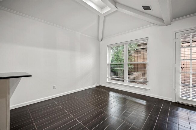 Building Photo - 9127 Valley Chapel Ln