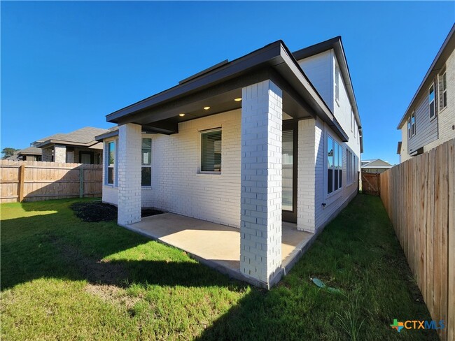 Building Photo - 1047 Lime Gruene