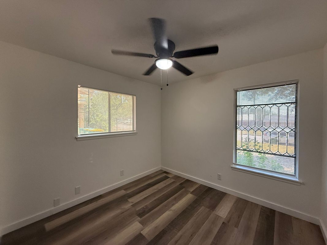 Building Photo - 217 Avenue E