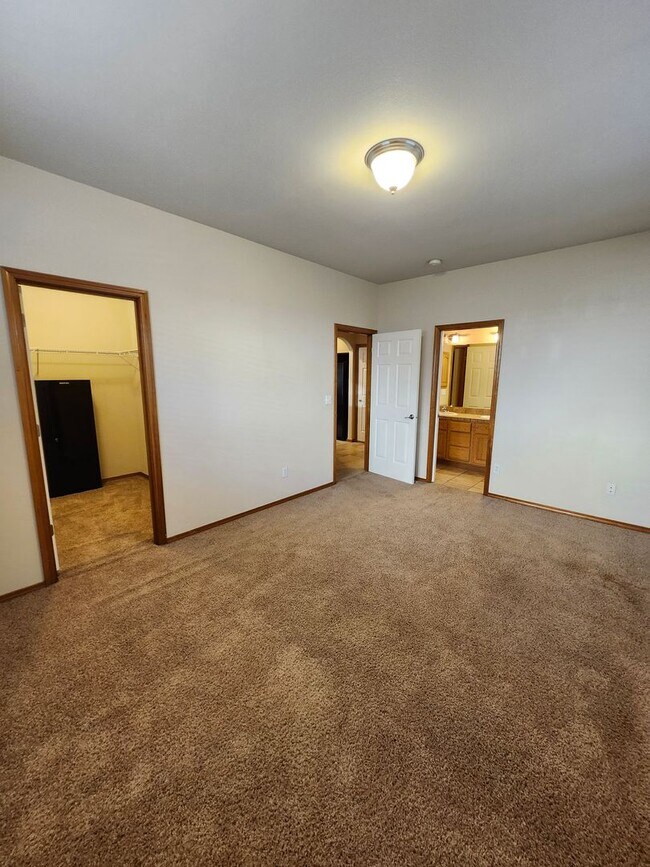 Building Photo - Welcome to 163 Keen Road in Richland!