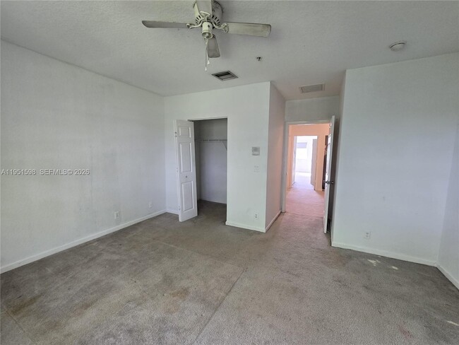 Building Photo - 3601 NW 14th Ct