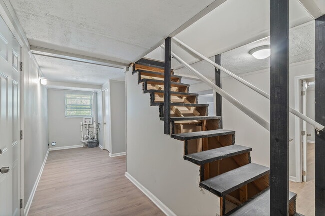 Building Photo - 2809 Lay Ave