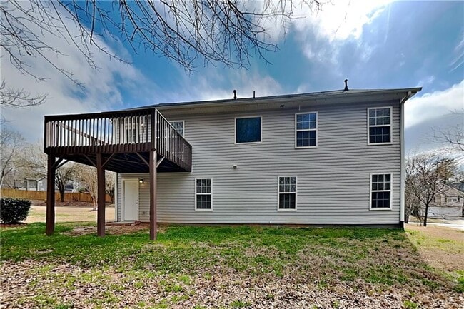 Building Photo - 405 Aristocrat Dr SW