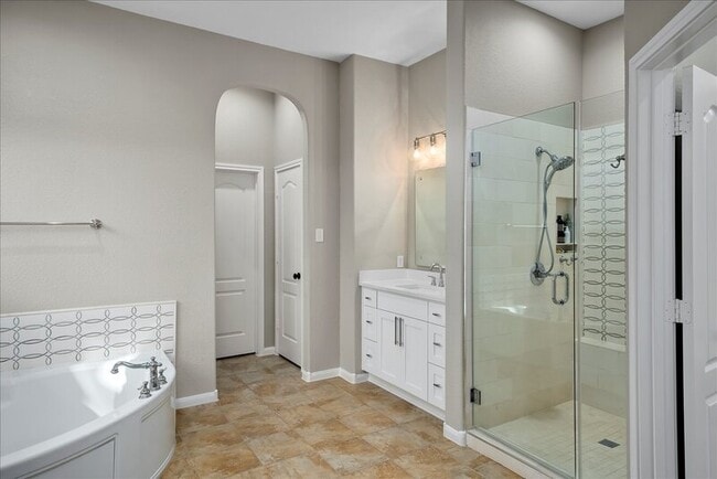 Building Photo - 12921 Bloomfield Hills Ln