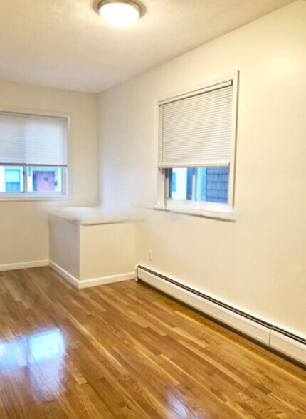 Building Photo - 70 5th St