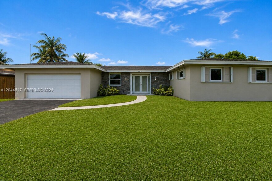 Building Photo - 15445 SW 99th Ave