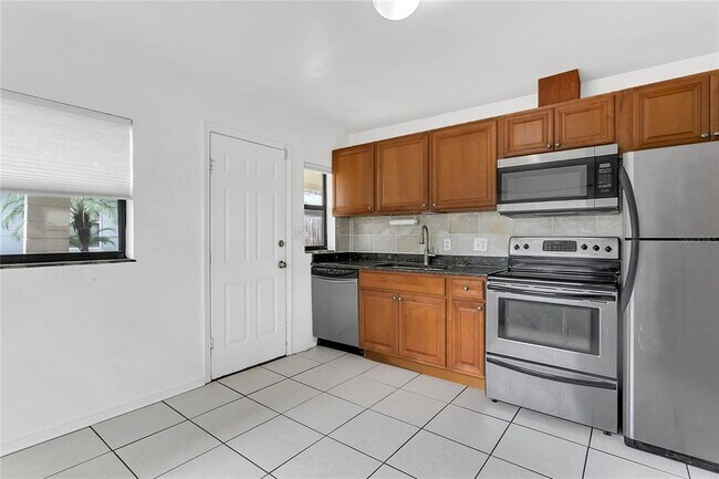 Building Photo - 1700 Ferris Ave