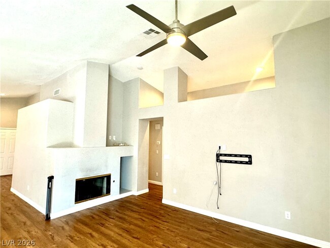 Building Photo - 10224 Desert Wind Dr