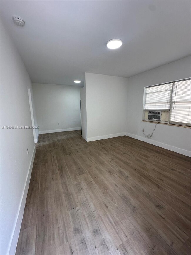 Building Photo - 290 NE 77th St