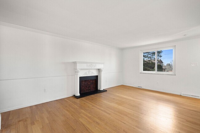 Building Photo - AVAILABLE BY JULY 3RD!! STUNNING 3-BEDROOM HOME IN PENN HILLS!
