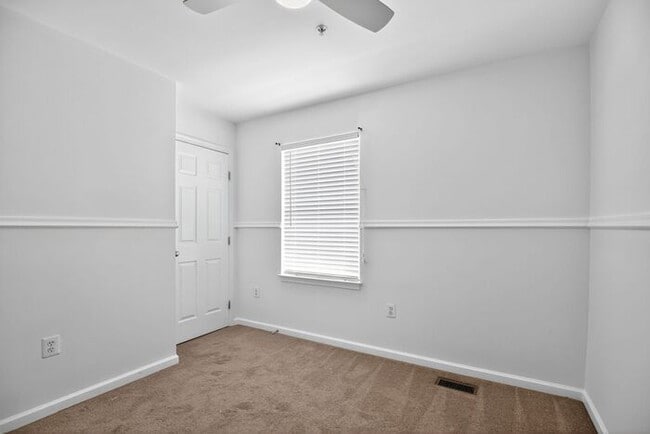 Building Photo - 6602 Squireman Ct