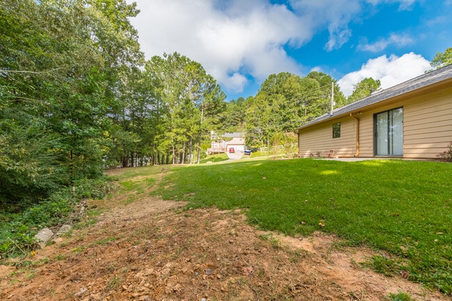 Building Photo - 4174 Warren Rd
