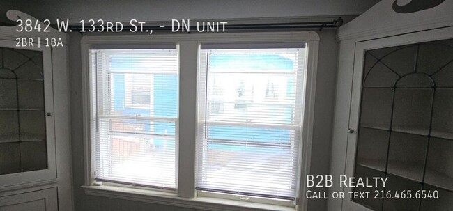 Building Photo - Spacious Two-Bedroom Unit in a Charming Mu...