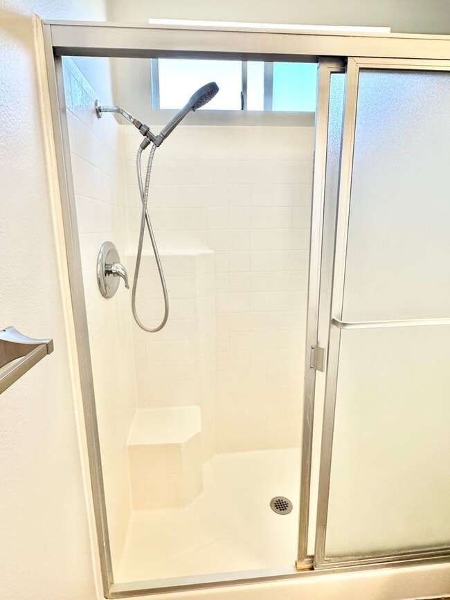 Building Photo - Beautiful Two-Story Home, Guajome Park, Community Pool, San Luis Rey Hiking/Biking Path, Lovely C...