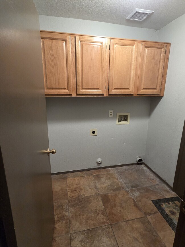 Building Photo - 1220 E Campbell Ave