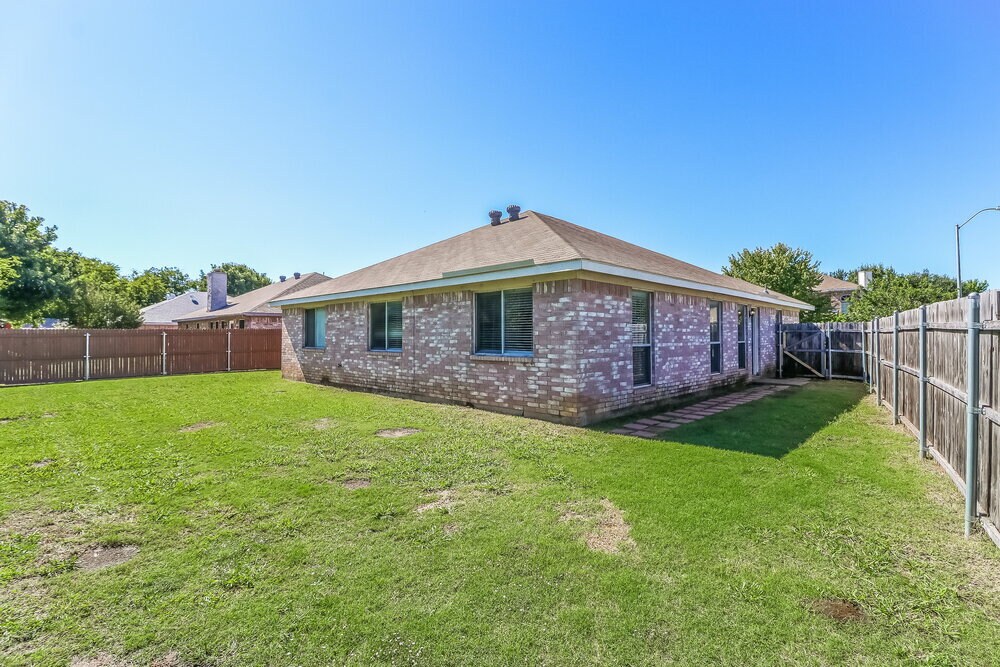 Building Photo - 1101 Darren Dr