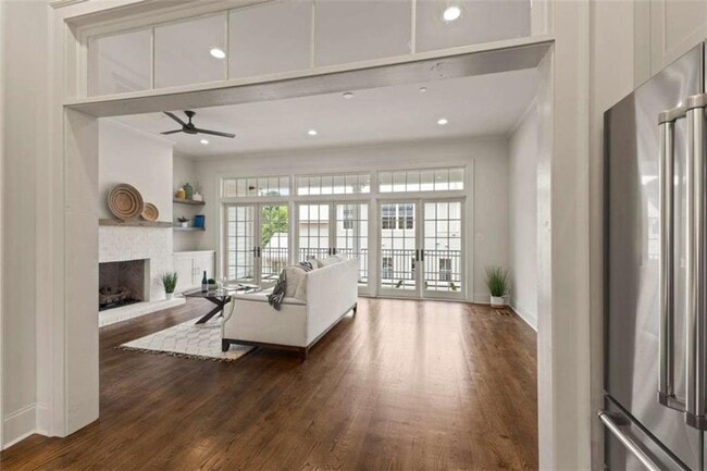Building Photo - 117 McKnight Dr