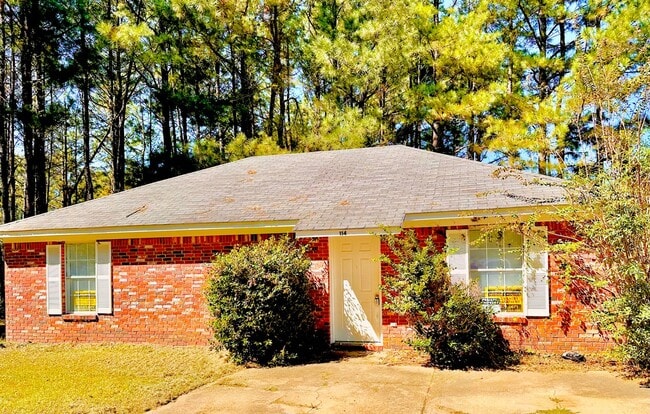 Primary Photo - 114 Kadens Kove