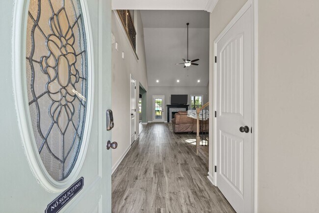 Building Photo - Beautiful Home in Summerfield Waiting to C...