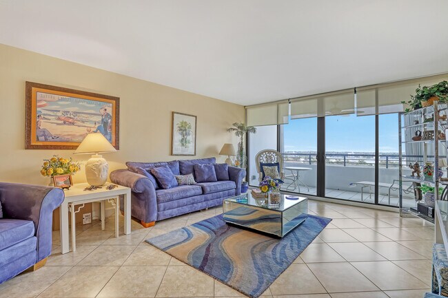 Building Photo - 3589 S Ocean Blvd