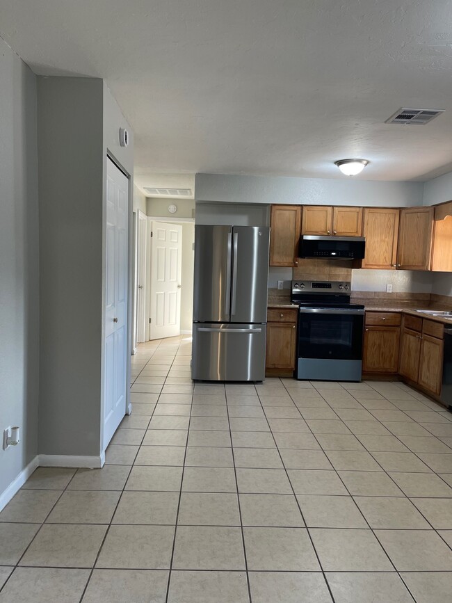 Building Photo - 507 Jackson St